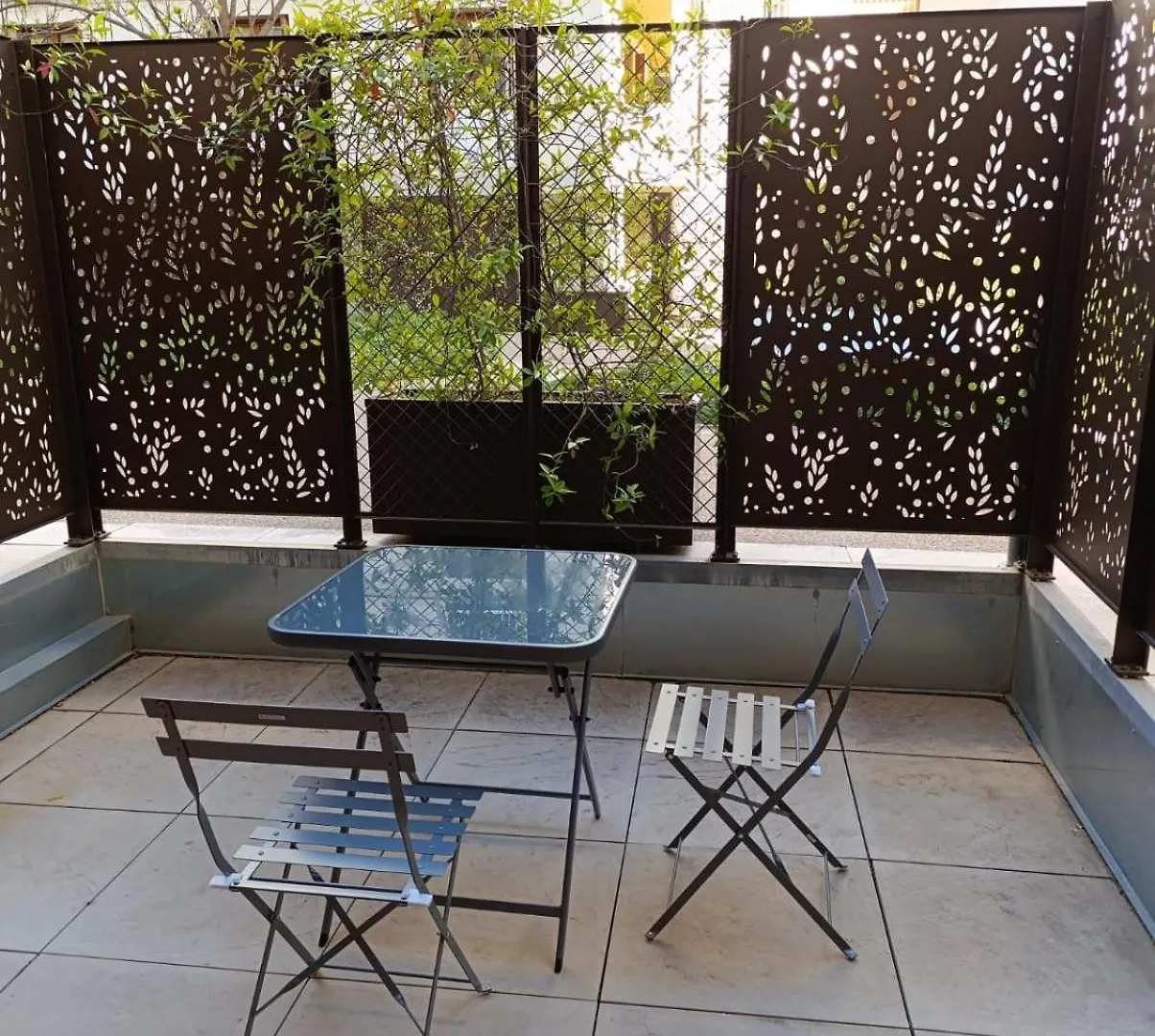 אביניון Studio Cosy Rue Thiers Avec Terrasse 0*,